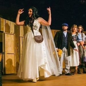 Meet your Posher, Elizabeth